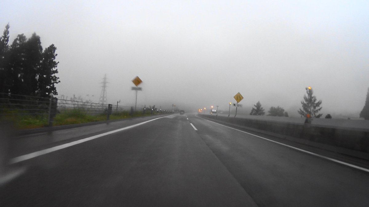 minatosg's tweet photo. やっとActionCamからから切り出せたのでゴールと、すぐ後の風間さんとのハイタッチ。
おまけで帰りの上信越(´・ω・`)
ずっとこんな感じ
#SSTR2016 #SSTR https://t.co/QL1DzGdzPx