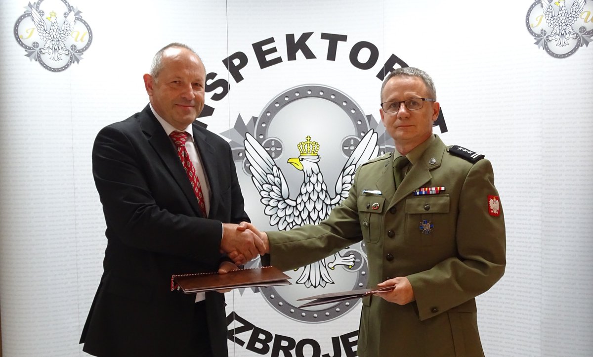 Nowa_Strategia's tweet photo. Kolejne Beryle dla #WojskoPolskie - https://t.co/6n76Zvjsa6 #MiniBeryl #Beryl #PolskaGrupaZbrojeniowa #InspektoratUzbrojenia https://t.co/qVeTCZK4Z0