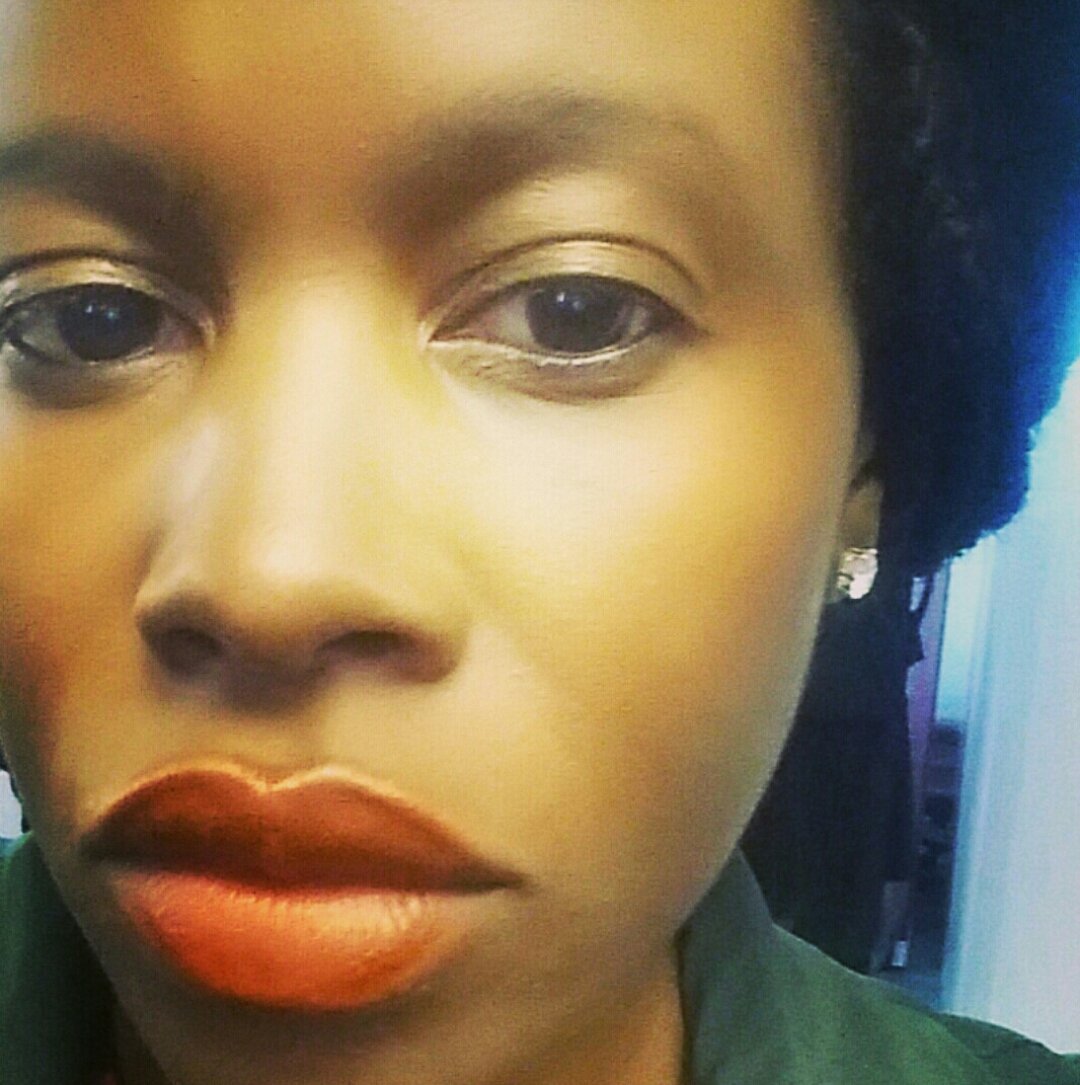 FashNerdEditor's tweet photo. Ending #LFW with #VAVAVIVID selfie with @maybellineNYUK hot๐ฅlip shades! Thank you for the memories @Maybelline! MWAH ๐ #Freebie #LipGloss https://t.co/FrjzTHiiGk