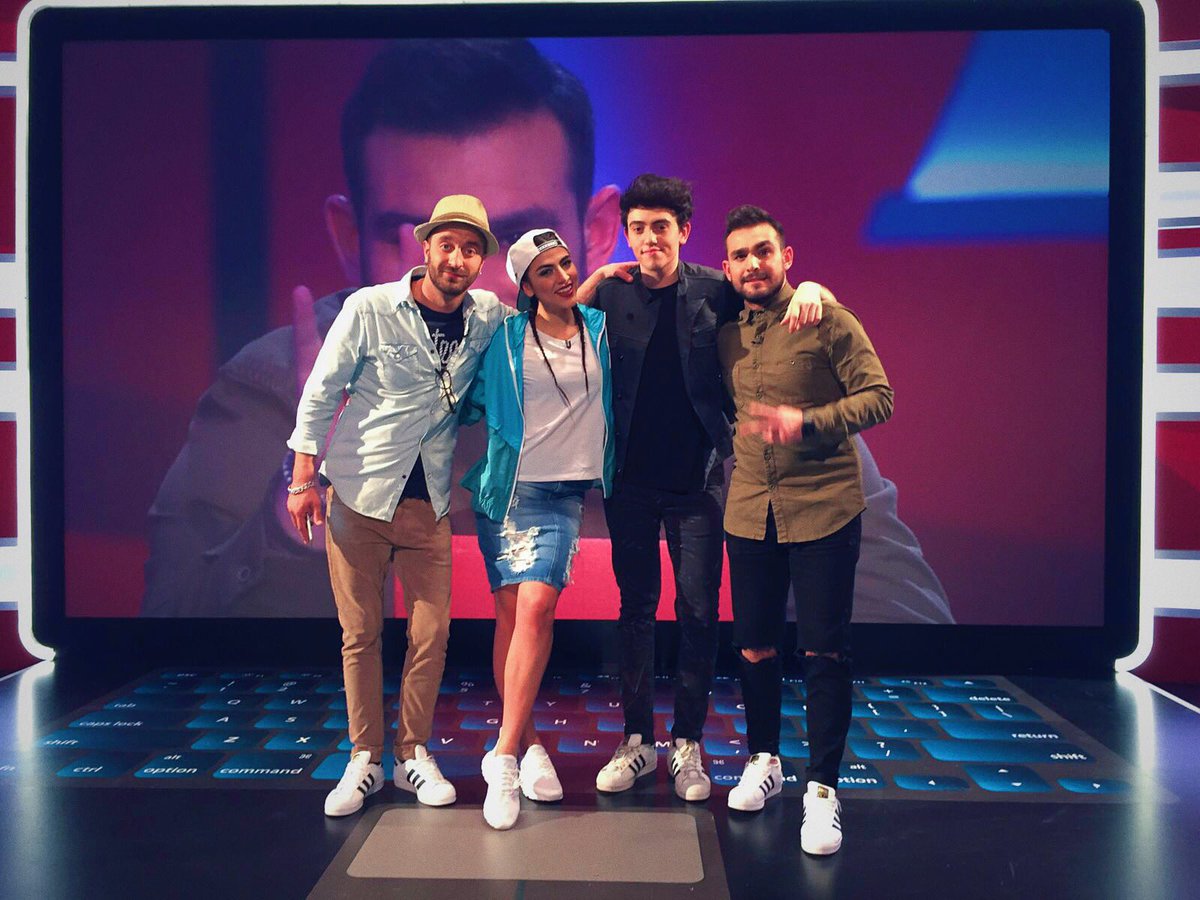 michele_bravi's tweet photo. Tutti pronti per stasera? Ci vediamo alle 21.10 su MTV (canale 133 di Sky) per le prime puntate di "Ridiculousness" ✌🏻👀 https://t.co/WAmpUvx27k