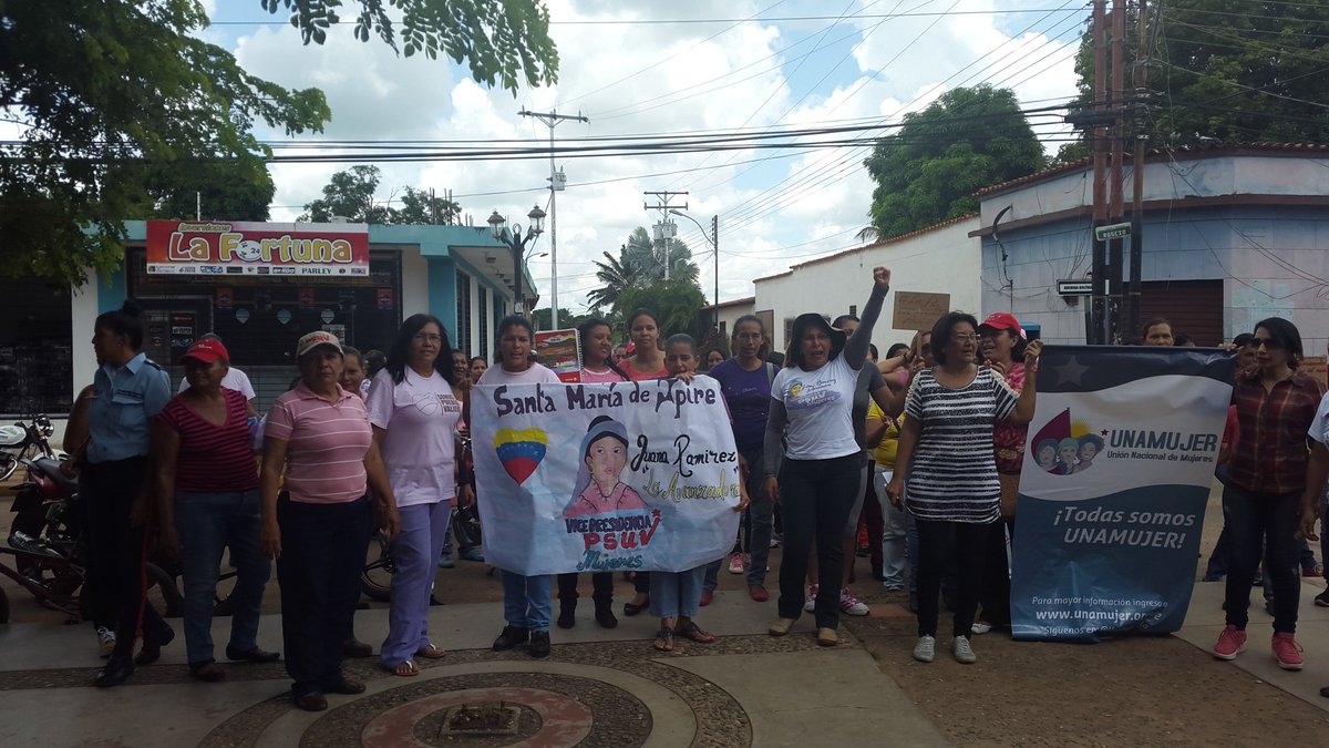 VicePsuvGuarico's tweet photo. Aquí estamos con alegría @NicolasMaduro mujeres combativas desde las calles d nuestro querido llano #MartesDeMujeres https://t.co/qpU2zw1Dqj