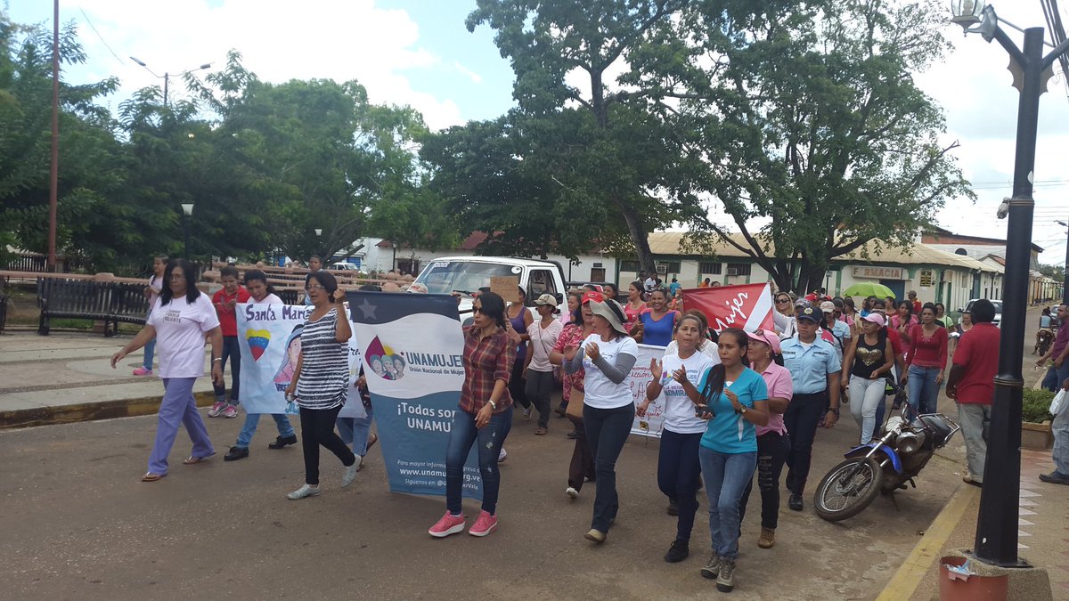 VicePsuvGuarico's tweet photo. Aquí estamos con alegría @NicolasMaduro mujeres combativas desde las calles d nuestro querido llano #MartesDeMujeres https://t.co/qpU2zw1Dqj