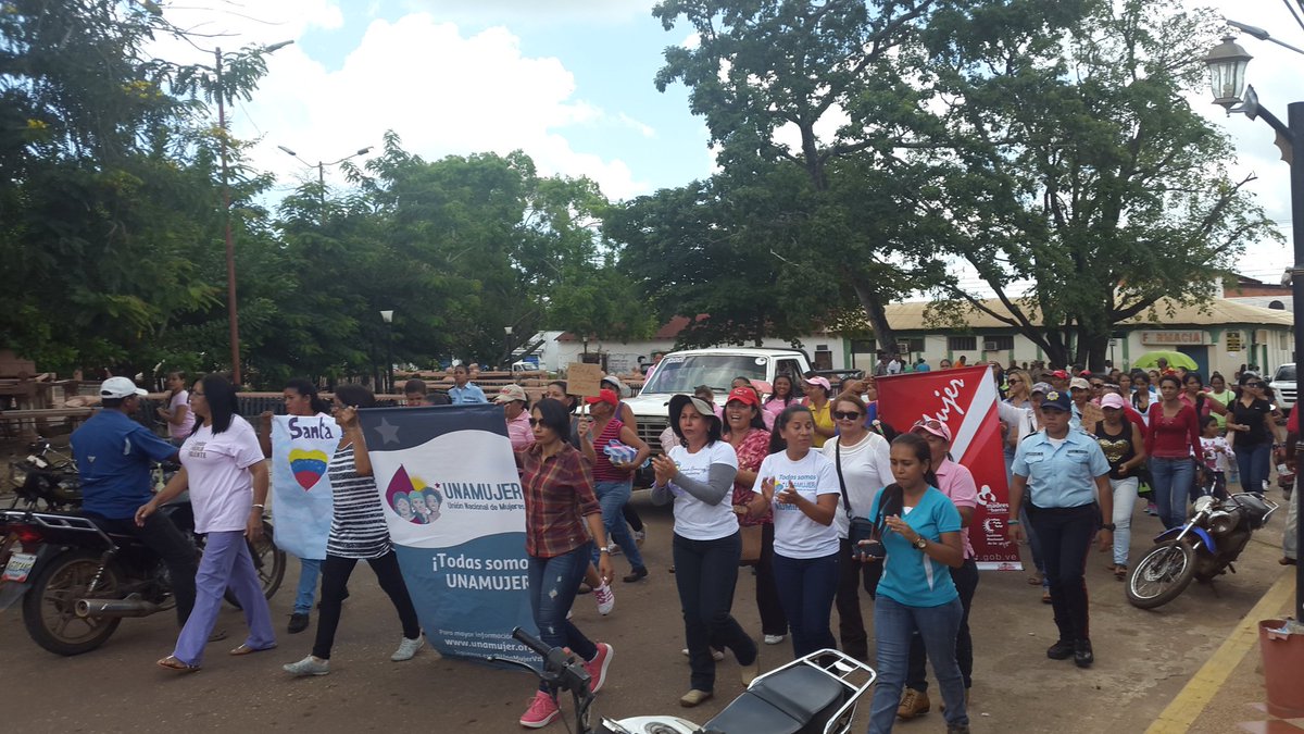 VicePsuvGuarico's tweet photo. Aquí estamos con alegría @NicolasMaduro mujeres combativas desde las calles d nuestro querido llano #MartesDeMujeres https://t.co/qpU2zw1Dqj