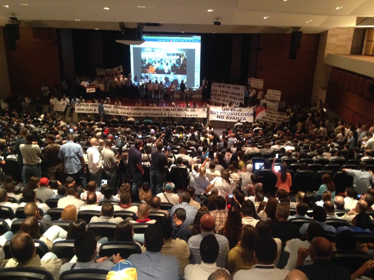 #PasandoAhora inicia rueda de prensa de compañeros que han sido detenidos y atropellados #GarraResteada