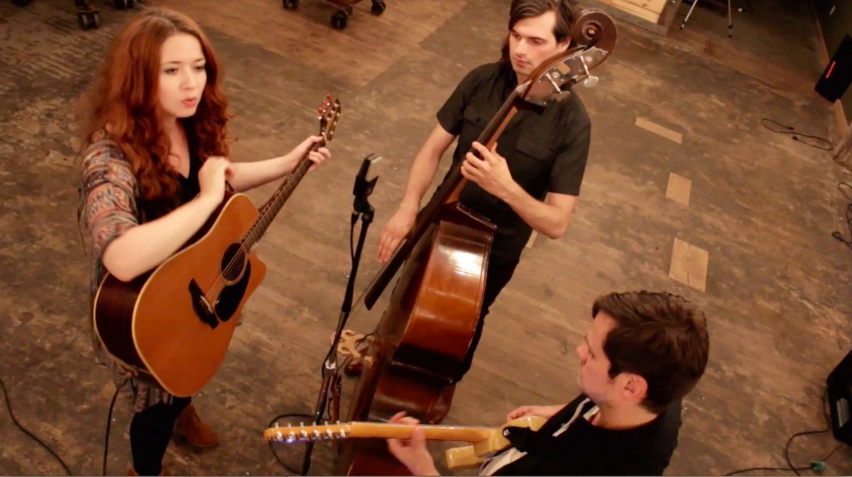 _theseathesea's tweet photo. New live video for "Pretty Penny" from #inthealtogether <3 https://t.co/tg3NOwhRhQ https://t.co/r0XvgWscBI