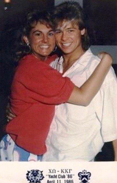 ChiOArchives's tweet photo. Maybe Brad Pitt should have married a Chi Omega? @MizzouChiOmega https://t.co/gAex54Ao3z
