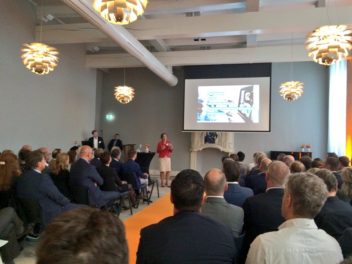 Ondernemend &amp; bestuurlijk Deventer aan 't ontbijt bij <a href="/DeventerCircuit/">Deventer Circuit</a>. Gita Galle van <a href="/DeventerZiekenh/">Deventer Ziekenhuis</a>: #transitie van zorg naar gezondheid