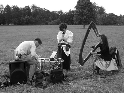 Inga Šepeļova (dzeja) + Kristīne Kazarjana (arfa) + Dmitrijs Aņikins (elektronika) no Sanktpēterburgas 22.09 Rīgā facebook.com/events/1782490…