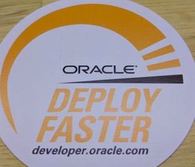 OracleDatabase's tweet image. We ♥ #DB12c developers! 
Lets see those #oow16 #DevelopersRule #selfies