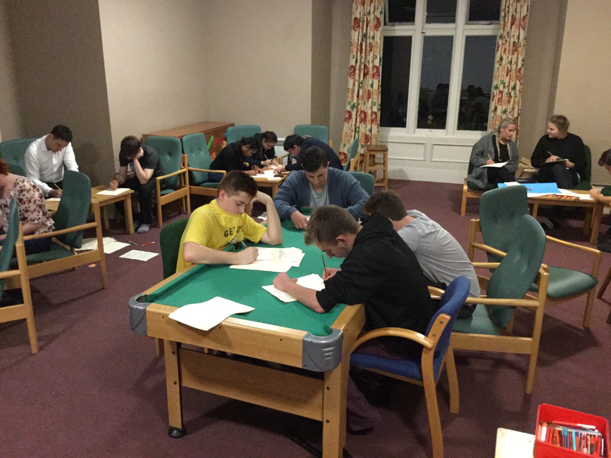 BrightFuturesHH's tweet photo. Can you write for 10 minutes without stopping? @LitchamSchool and @sprowstonhigh students are practicing their freewriting tonight https://t.co/19D5GNb9PL