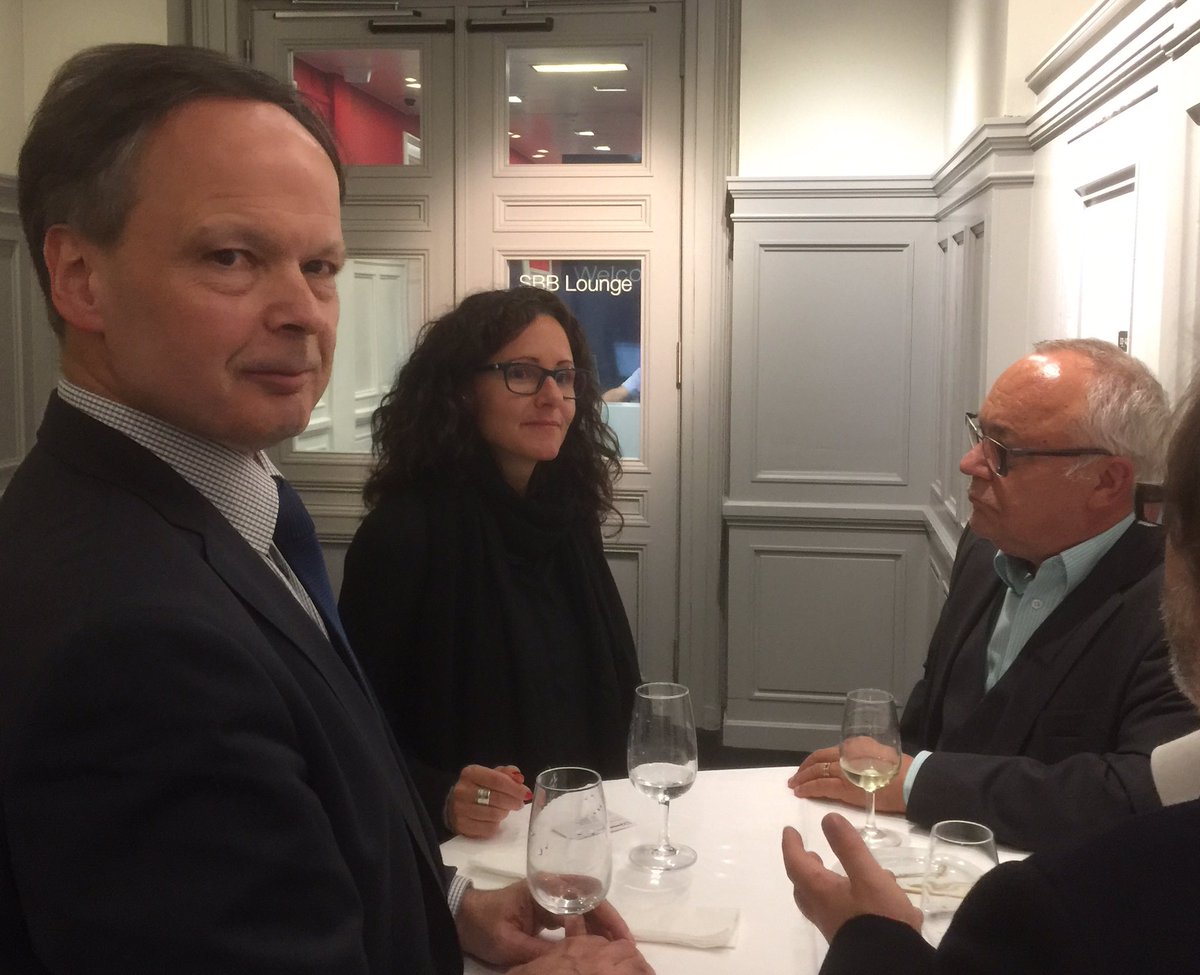 Swissintell's tweet photo. #Networking and finger-food after #brainfood in part 1 of the evening. #swissintell https://t.co/bTlAP70Ozk