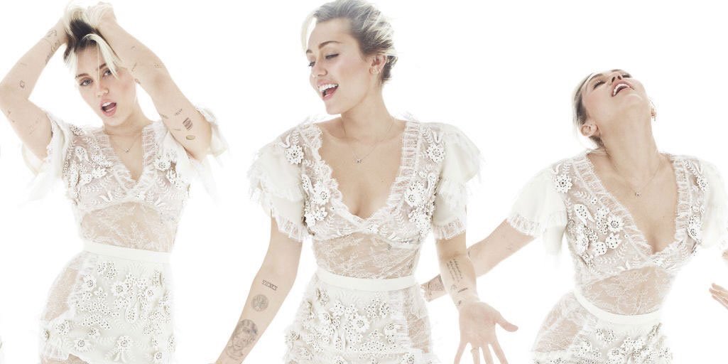 CyrusAllTheWay's tweet photo. Miley For ELLE Magazine ❤️ | https://t.co/IDRzLAzaWj