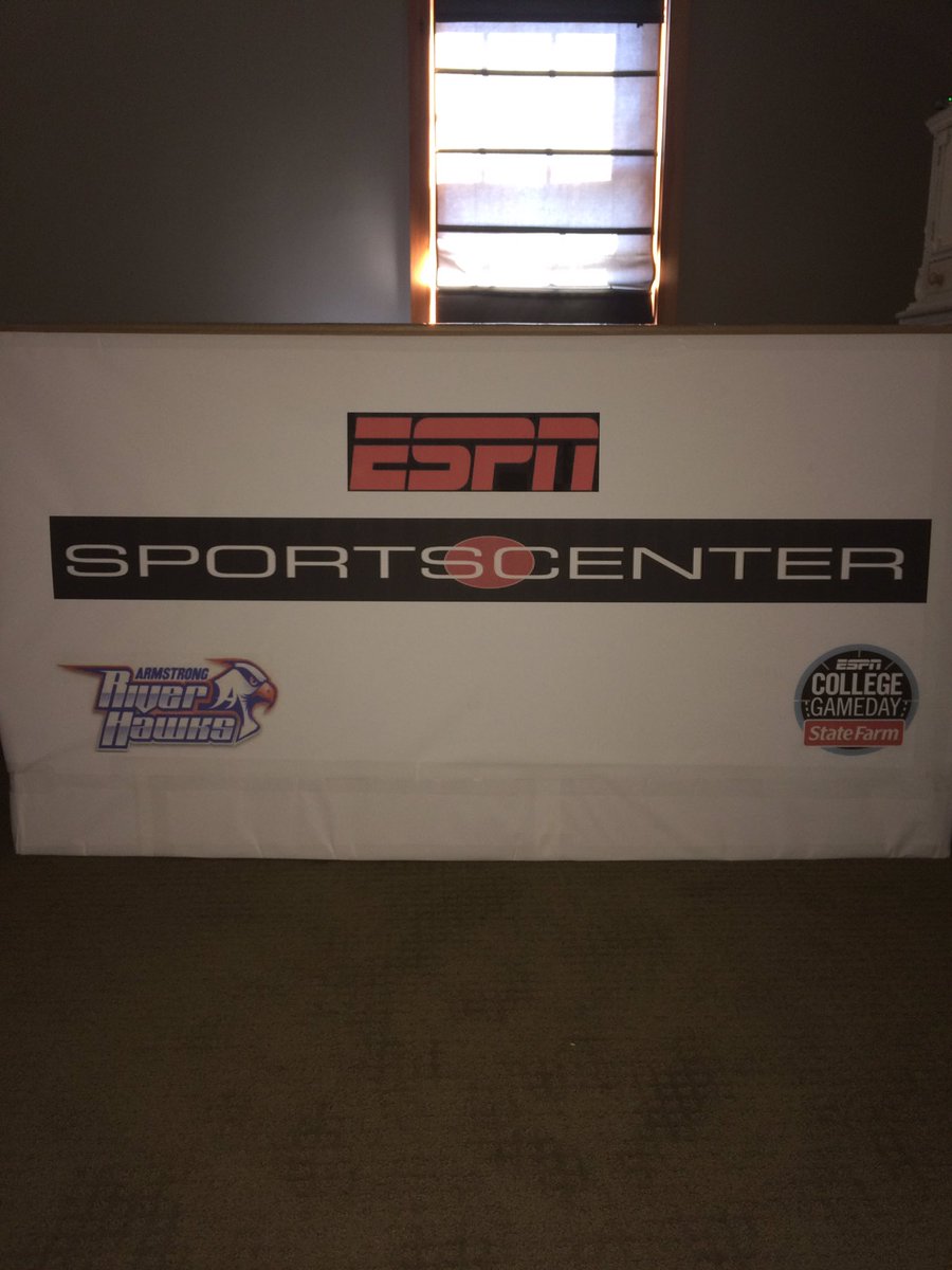 HawksFanPage16's tweet image. Everyone come out to the girls volleyball game tonight! ESPN WILL BE THERE ONLY IF THERES A PACKED HOUSE!! #BETHERE