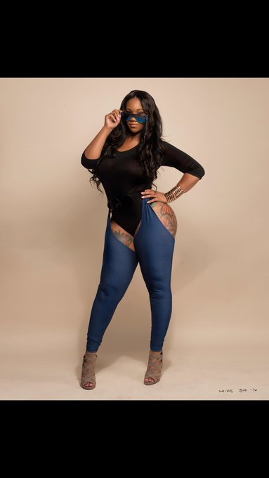 Not your average chick😍 https://t.co/9WdhSRAV73<a href="/tag/throwbackthursday"class="tags"><span>#throwbackthursday</span></a>