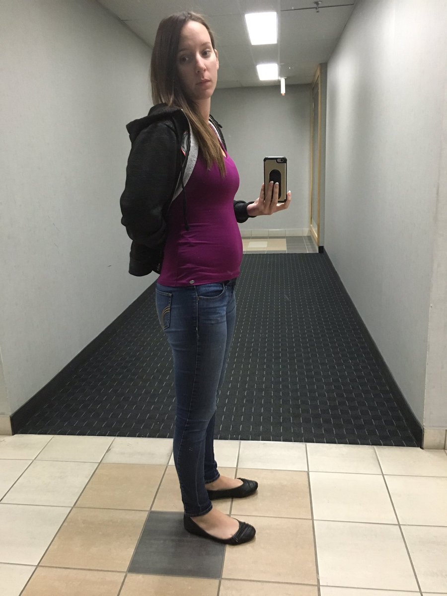 10 weeks and already showing... Can't wait to meet our new little one ❤️ #bumpfie #gracocontest @thymematernity