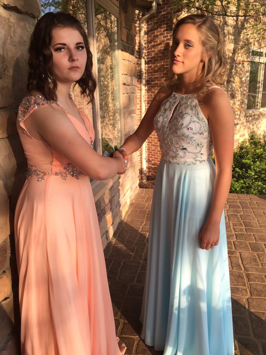 katierisewick's tweet photo. Happy birthday to the kindest girl I know!! Thank you for always being so great 💗 #neverforgetthepact #besthighfiveever #fightsongwhip https://t.co/x49usMXilK