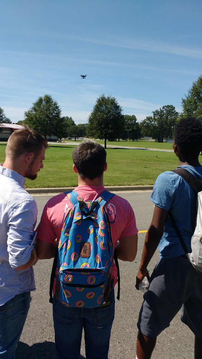Beebe_UAS's tweet photo. 7th period getting some flight time today. @nathan_clifton https://t.co/5O2R2hcvQM