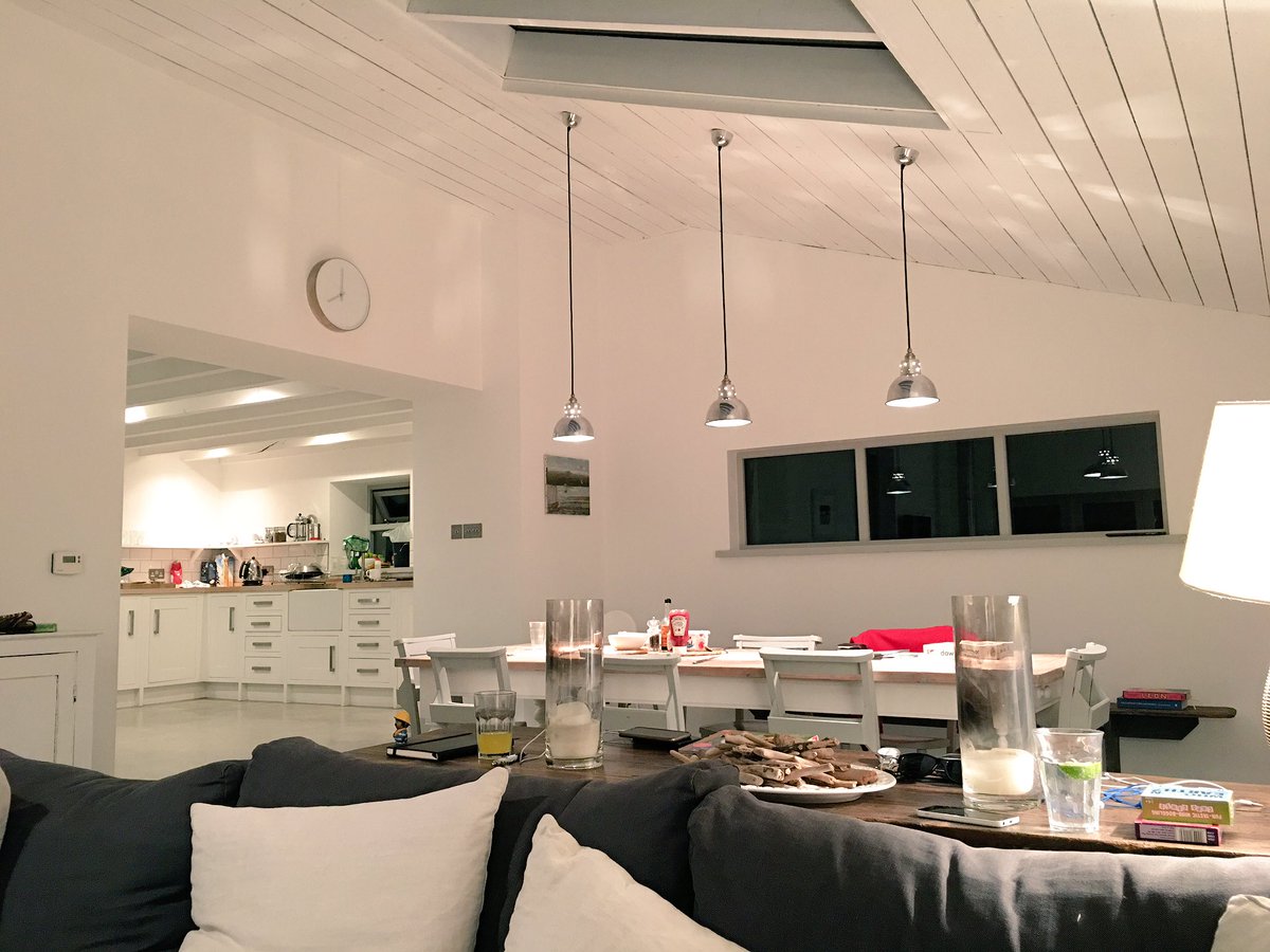 BonjourMini_'s tweet photo. Staying at the amazing @upcottfarm - making me want to redo our entire house!  #holidayCottages #upcott #northdevon #MiniOnTour https://t.co/DRWnRTpijP
