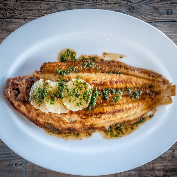 RickSteinRest's tweet photo. Dover sole a la meunière gets its name from the light dusting of flour the fish is given before frying. https://t.co/vPGI8XWvJj