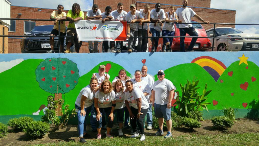 diane02170's tweet photo. Roanoke VA ABC Day, thank you Family Service for having us!! #aramarkvolunteer https://t.co/wAVPf6YpXM