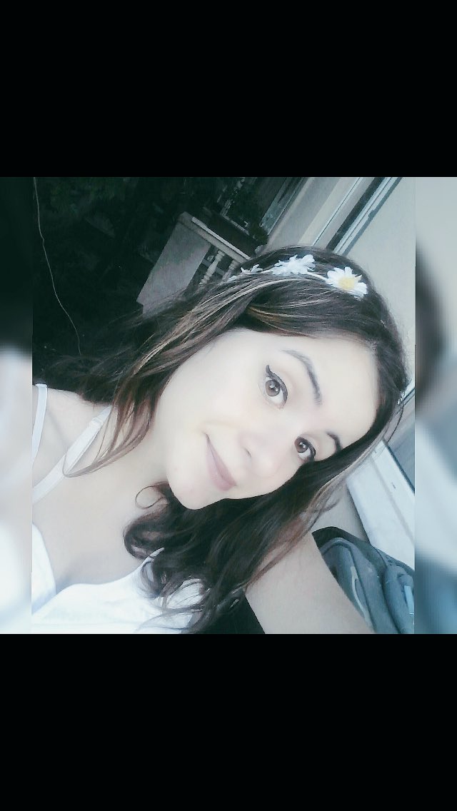 Güzel göğüslü kızımız sadece göğüslerinin değil yüzünüzde ne kadar güzel olduğunu ispatladı ama o harika göğüslerin hakkını vermeliyiz 💕