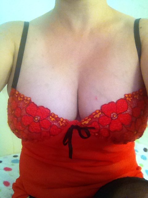 Got to love #tittytuesday https://t.co/eQ3TQgyZU7 https://t.co/kj5hNqxpB4<a href="/tag/tittytuesday"class="tags">#tittytuesday</a>