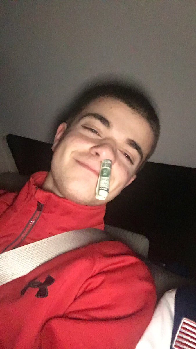 zachmitrakas's tweet photo. Happy birthday bro @bvthunder18 https://t.co/z14odkXtFS