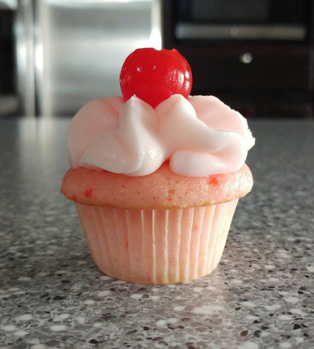 cupcakesbyflea's tweet photo. Cherry Cupcake with Cream Cheese Frosting #cherrycupcake https://t.co/d2IluQkyDw