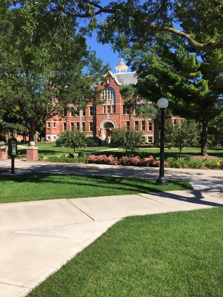 sncsteph23's tweet photo. Main Hall looks beautiful today! #snctincan https://t.co/N2qx9UqZH3