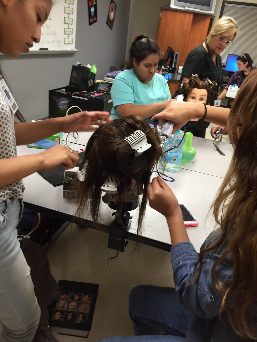 atccosmo2018's tweet photo. intro into hair styling !! https://t.co/VLBAmyg6nY