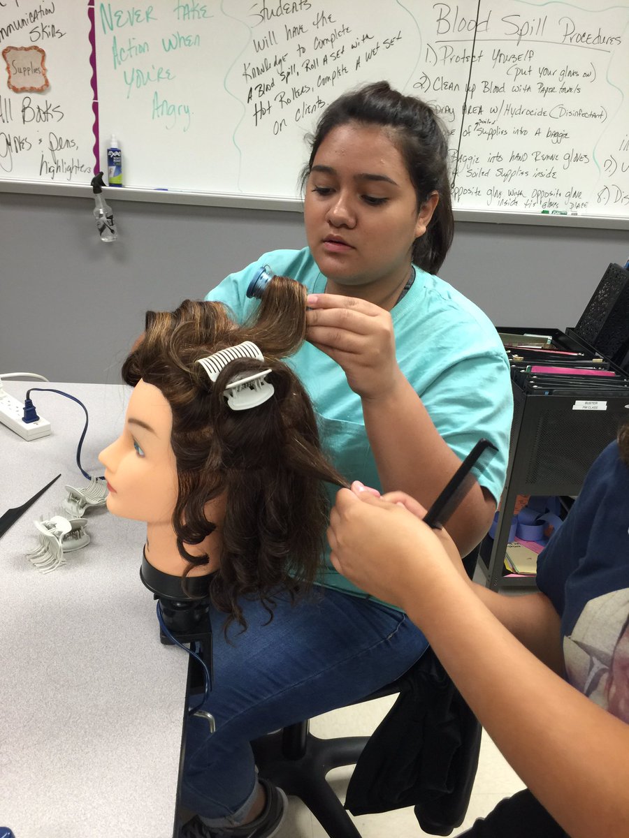 atccosmo2018's tweet photo. intro into hair styling !! https://t.co/VLBAmyg6nY
