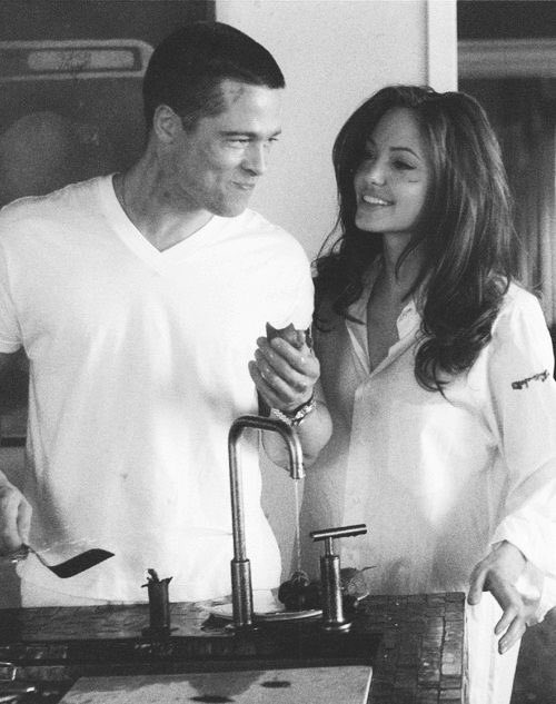 ReaIJhonathan's tweet photo. Si la relación entre Brad pitt y Angelina Jolíe acabó, que quedará para nosotros los mortales https://t.co/xmYmCdqtYI