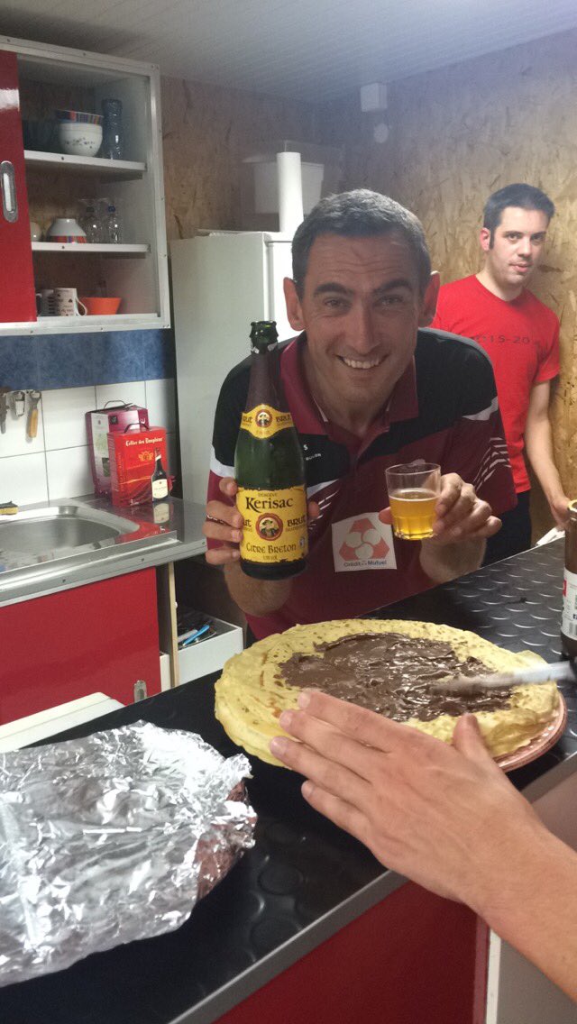NantesSMD's tweet photo. Papy fête son 2ème titre de champion du monde ! 👏👏👏 https://t.co/MQTkcoFojM