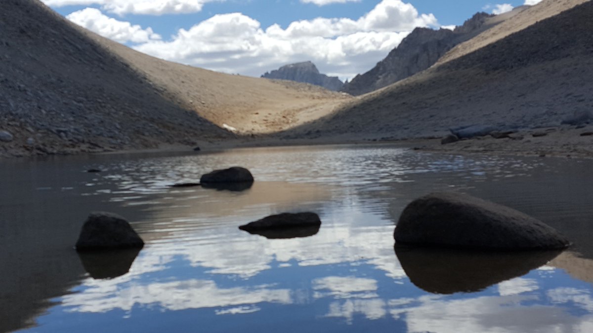 hn_bradkieffer's tweet photo. Beautiful hike to #SummitLake just below #MonoPass in the #EasternSierra. From the north, it looks like a giant, 12,000-foot infiniti pool. https://t.co/pFxXg3Hj3B