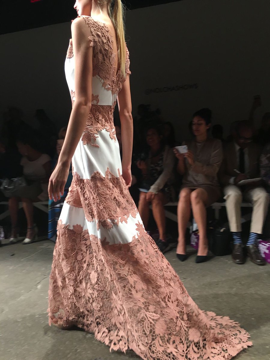 TheBloggerBabes's tweet photo. .@MinanWong's collection at @NolchaShows during #NYFW was dramatic and feminine PC: @jazminracquel #BBNYFW #PRVein https://t.co/neNcR7c61m