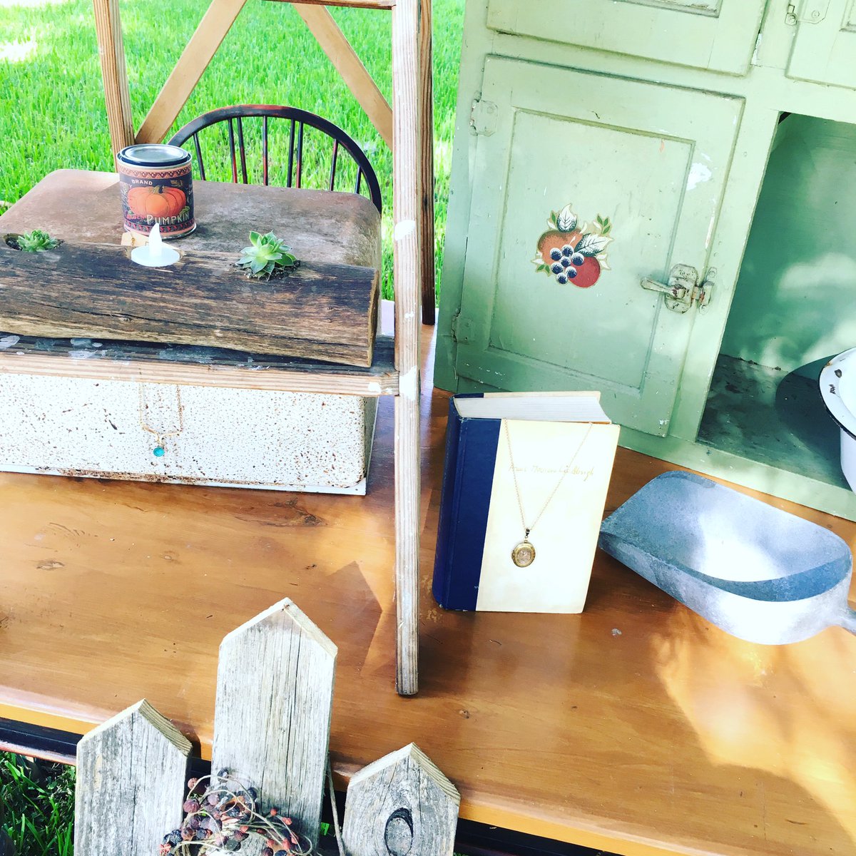 Ryans_Daughters's tweet photo. #Preview some goodness that will be at #Rustapalooza Fall at the Fairgrounds this Saturday.
 #handmade #vintage https://t.co/KW5uNcO14G