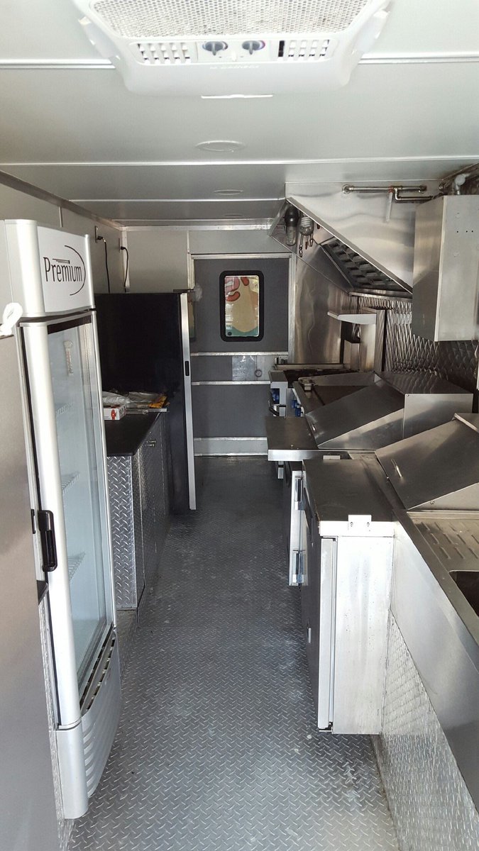 PulleyMedia's tweet photo. Food truck for sale, $65K OBO. Fully functional truck and kitchen. https://t.co/AQSRl4ciLy