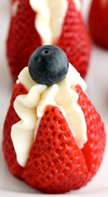 TheHouseofUp's tweet photo. How about a dessert - cheesecake strawberries or something a little more chocolatey? #UpcycledHour #WeAre2Tuesday https://t.co/BEwrmhZgtC