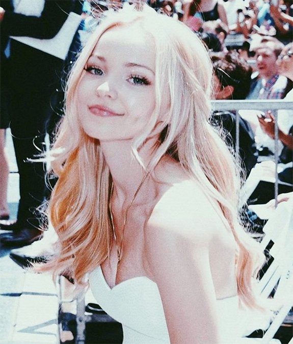PopmaniaTV's tweet photo. This #Tuesday, we're girl crushing hard on @DoveCameron https://t.co/axmCLf3mdn #dovecameron #Descendants2 #Dovelies #TGATDC https://t.co/ITmH8HSuuW