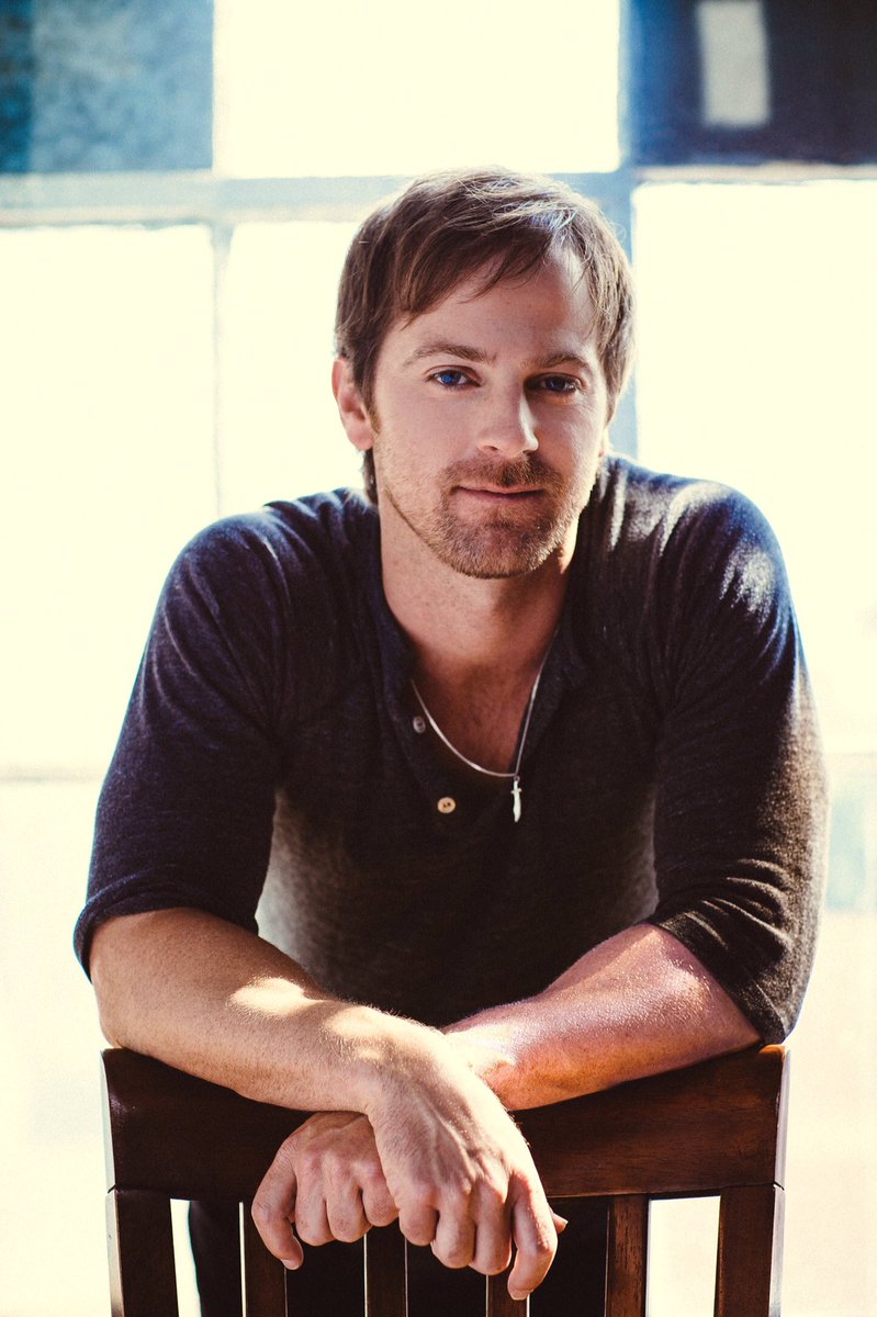 kipbestfans's tweet photo. @KipMooreMusic https://t.co/kXa0yYv6pJ