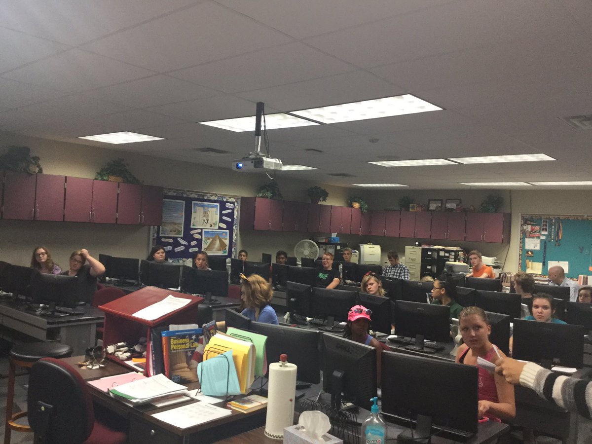 burgfbla's tweet photo. Great attendance for our first meeting! https://t.co/xDkUnuRYrv