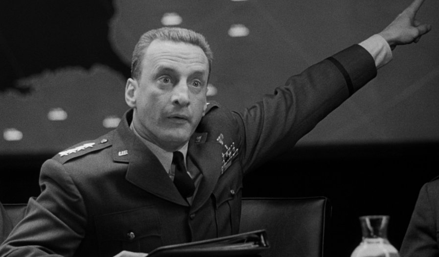 Как я полюбил атомную доктор стрейнджлав. Питер селлерс доктор стрейнджлав. Кубрик доктор стрейнджлав. Доктор стрейнджлав зигует. Питер селлерс доктор стрейнджлав.