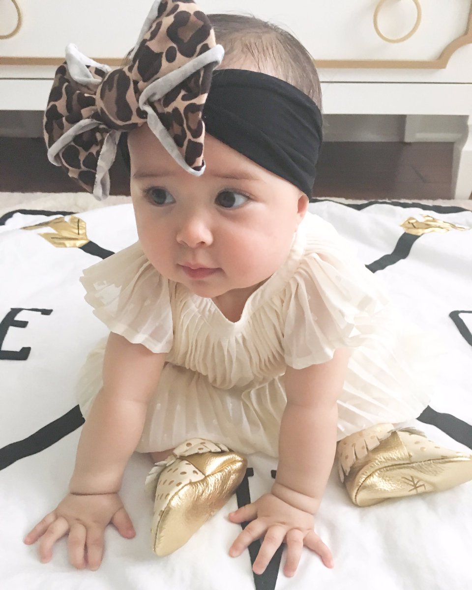 StylishBambina's tweet photo. Such a princess. https://t.co/Q6zOr923oC @GapKids @freshlypicked #babygirl #8monthsold #gaplove https://t.co/v5X4L72KXv