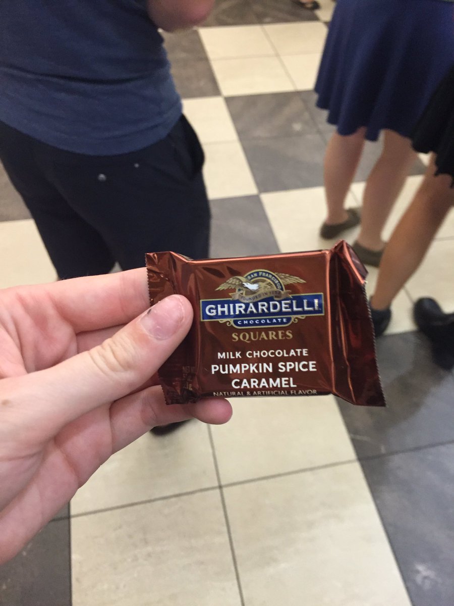 vomitcolors's tweet photo. The taste and smells at Ghirardelli! #MARK310 https://t.co/NOzhRw7VDK
