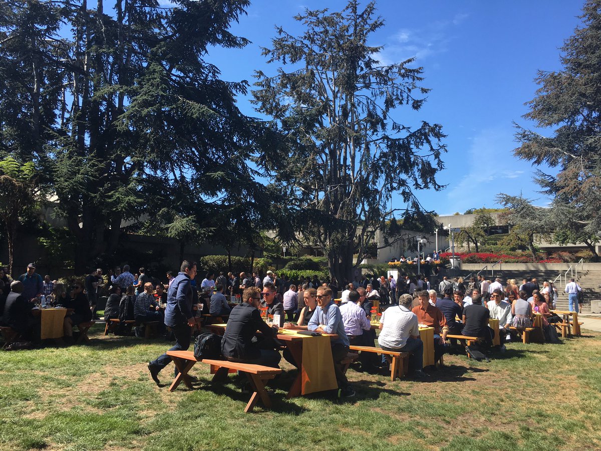 CannaTech_SF's tweet photo. Over 700 people here today at @elevate_con, the cannabis startup conference! #Oakland #startup #cannatech #elevate16 https://t.co/9ZULaoO7wa