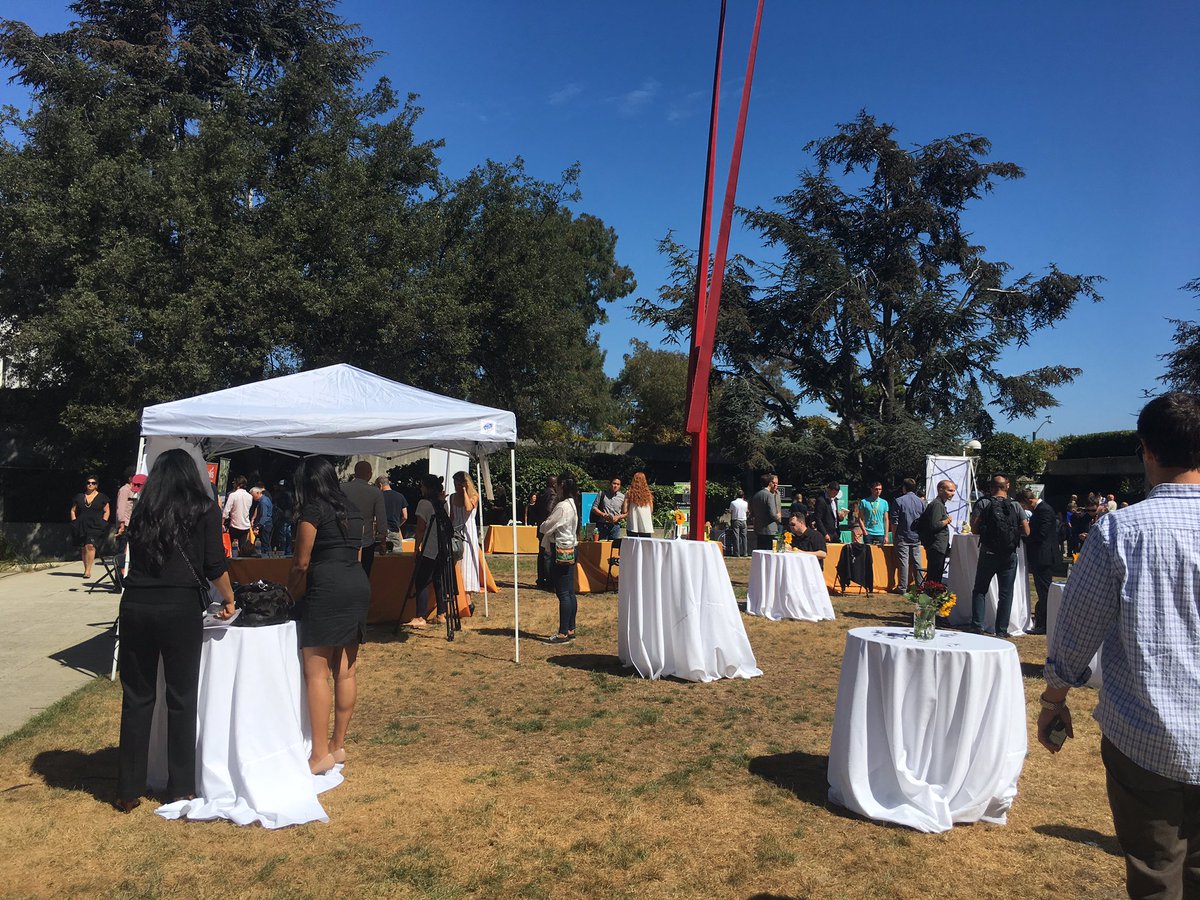 Over 700 people here today at <a href="/elevate_con/">Maks Antończak🐖🛶</a>, the cannabis startup conference! #Oakland #startup #cannatech #elevate16