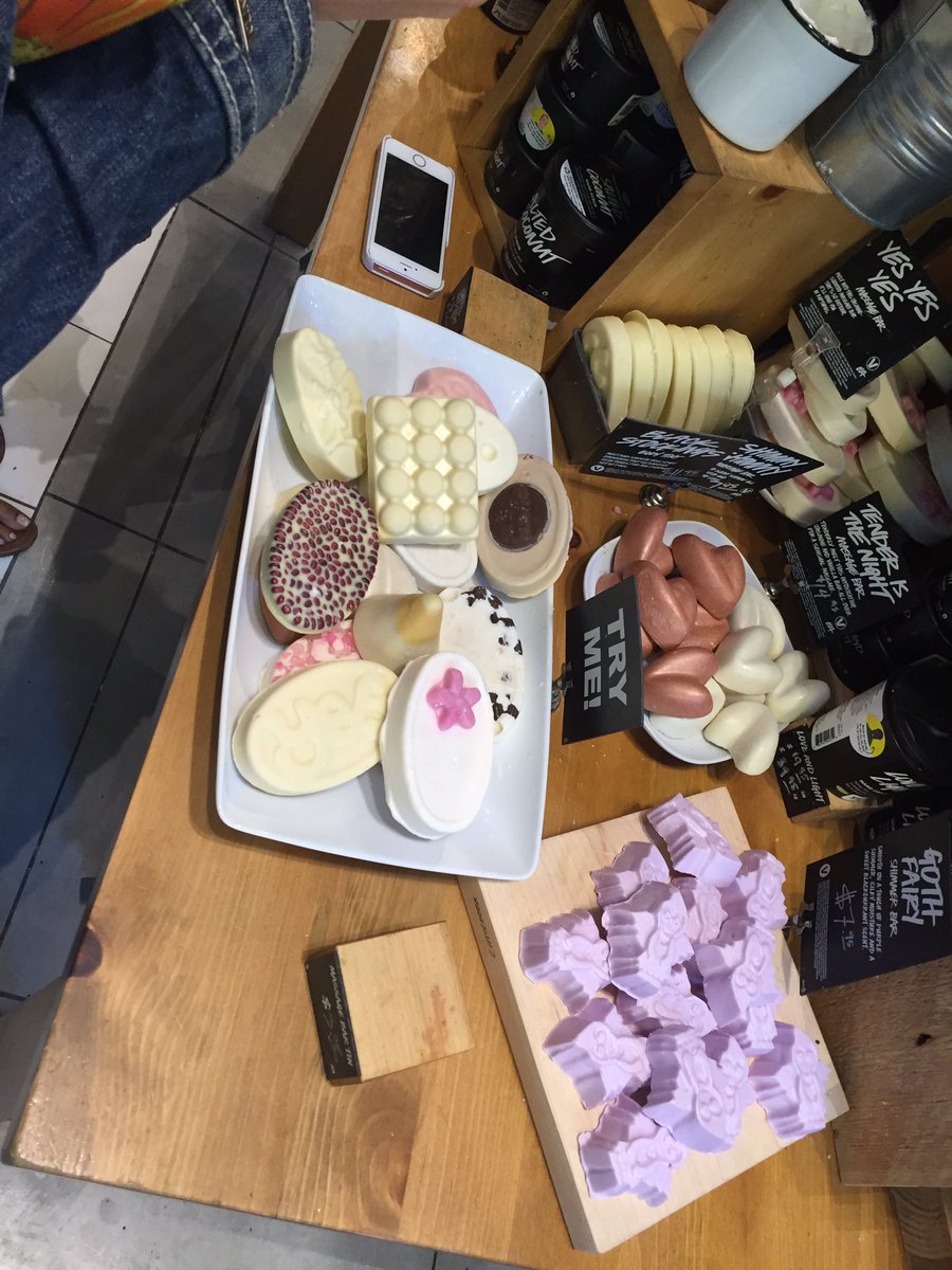 vomitcolors's tweet photo. Interactive marketing at LUSH #MARK310 https://t.co/XdidInLaGu