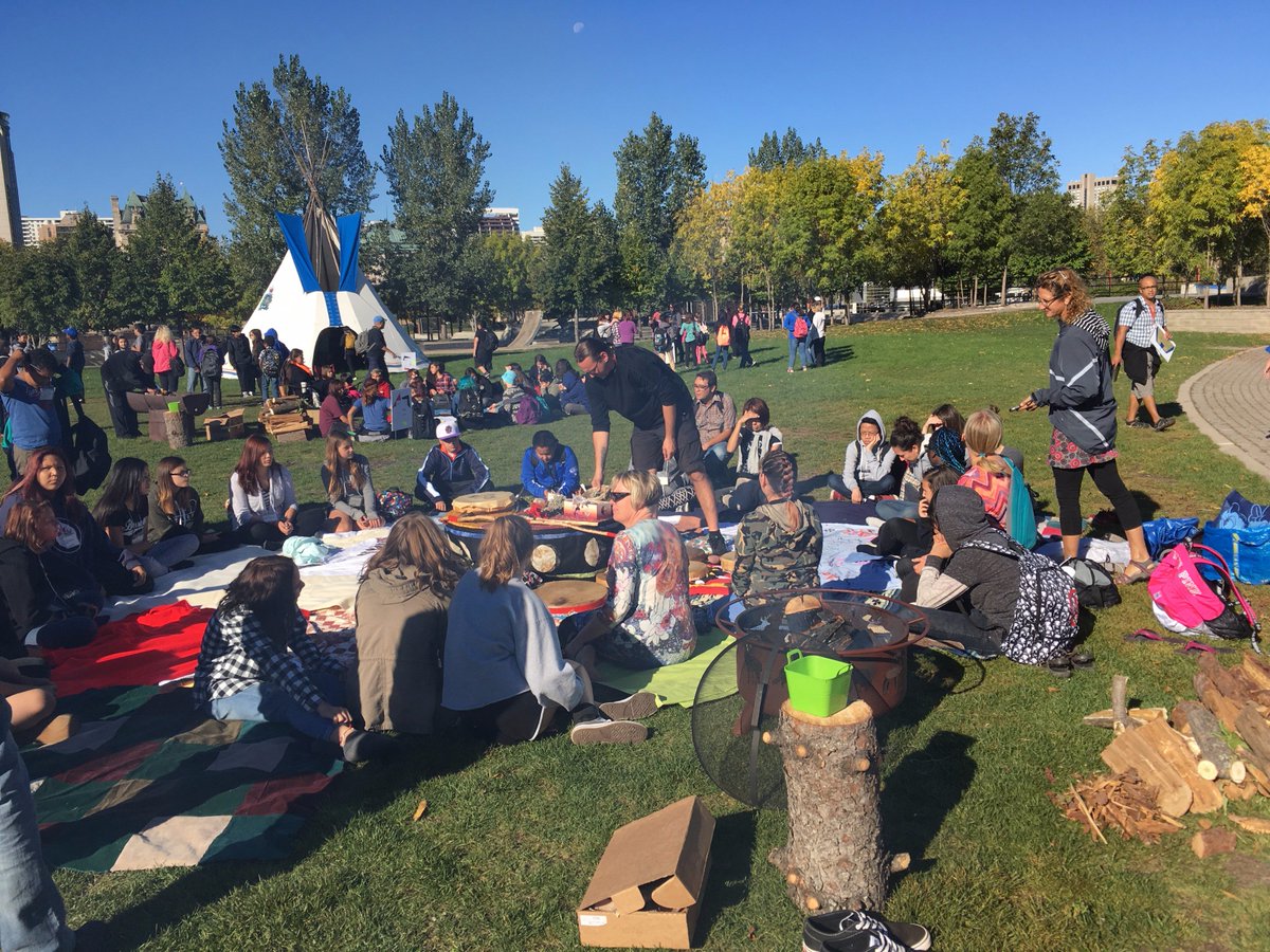 CMHR_News's tweet photo. Welcome to everyone taking part in #PeaceDaysMB today to learn about the Seven Sacred Teachings. https://t.co/upWlbekOL1