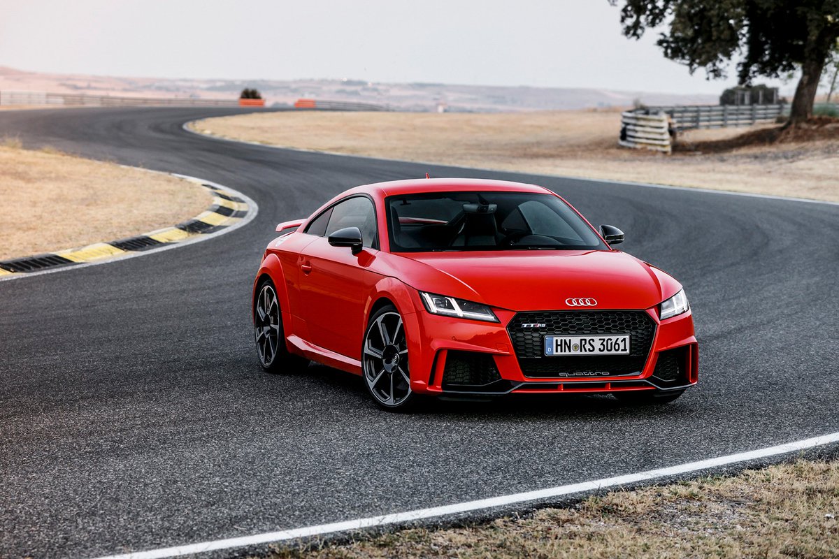MotorTrend's tweet image. 2017 #AudiTT RS First Drive! bit.ly/2cRSJNG