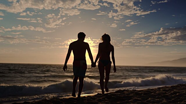 Need some #ValentinesDay gift ideas for your loved one? Bring her to #LosCabos to meet her favorite #NFL player!